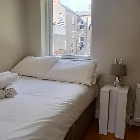 Beautiful 3bd Beside Phoenix Park