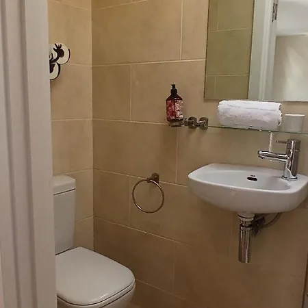 Beautiful 3bd Beside Phoenix Park