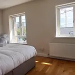 Vakantiehuis Beautiful 3bd Beside Phoenix Park