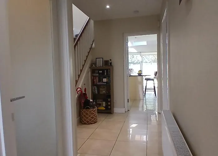 Beautiful 3bd Beside Phoenix Park בית נופש