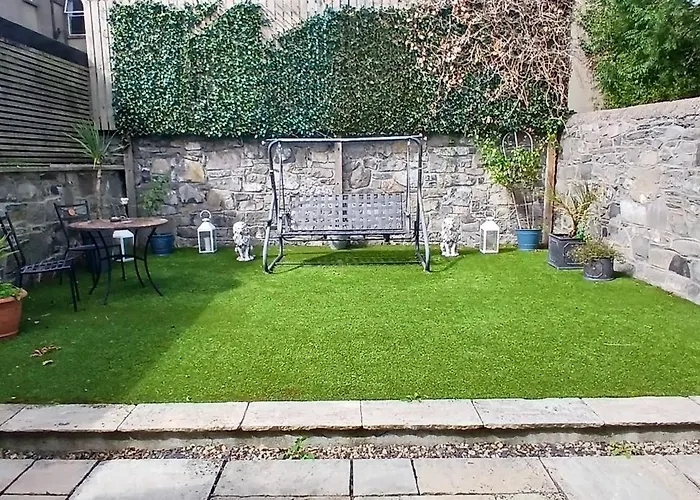 Beautiful 3bd Beside Phoenix Park