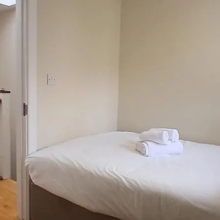 Beautiful 3bd Beside Phoenix Park בית נופש