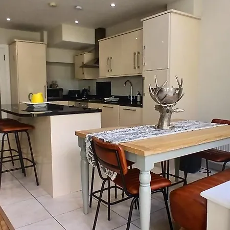 Beautiful 3bd Beside Phoenix Park Dublin